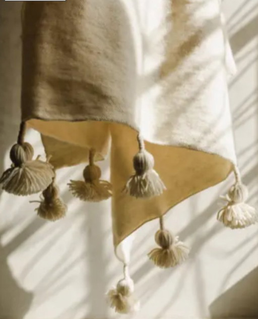 The Souks plaid ecru pompom 200x300