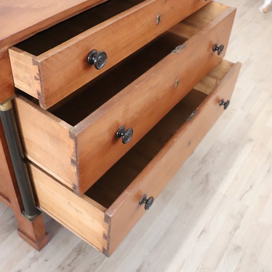 Image 1 of Antieke massief notenhouten ladekast, Italië, begin 19e eeuw