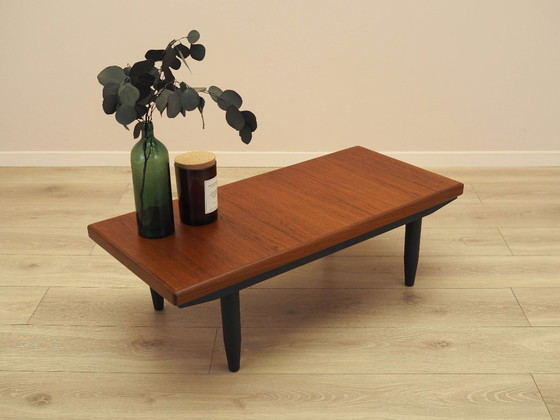 Danish Teak Veneer Coffee Table With Black Tapered Legs, 1960s – Wood (photo 5 of 10)