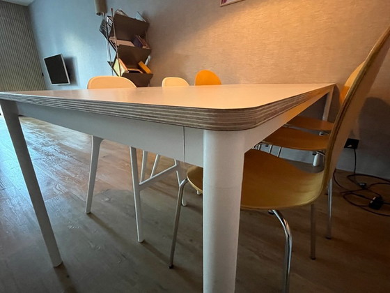 Image 1 of Table de salle à manger Muuto blanche, piètement en stratifié/contreplaqué, 190 x 85 cm