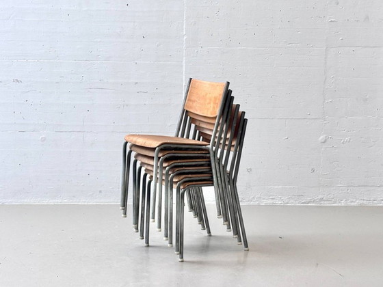 Image 1 of Set van 6 stapelbare Embru stalen buisstoelen in industrieel design, jaren 60.