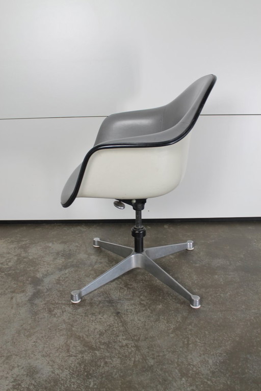 Eames Chairs x Herman Miller