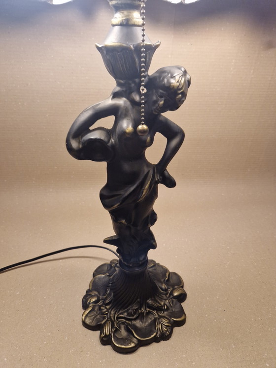 Image 1 of Wunderschöne Tischlampe im Tiffany-Stil