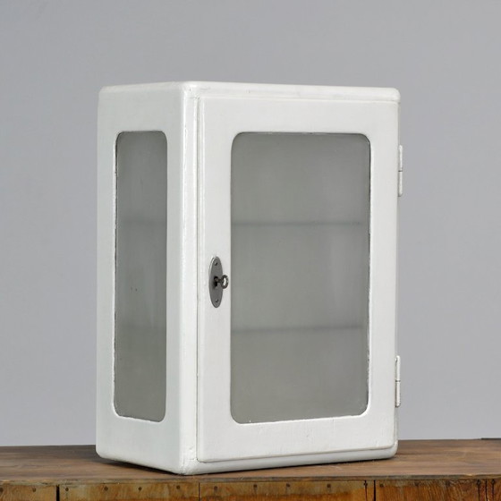 Armadietto a muro bianco con anta in vetro smerigliato, Armadi a muro, Legno, Vintage (foto 3 di 11)