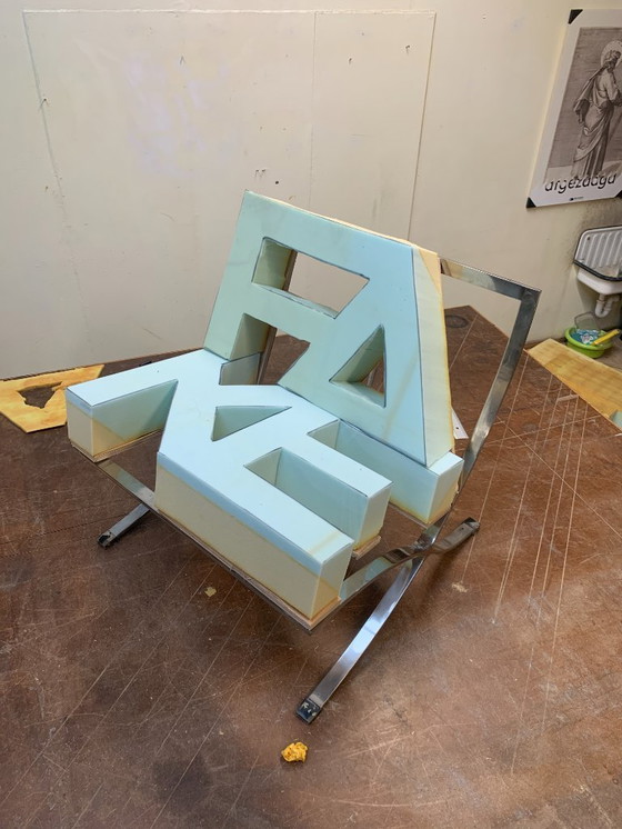 Image 1 of FALSO — Intervento su un'icona**