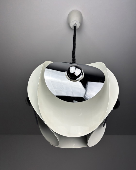 Image 1 of Goffredo Regianni Italien Space Age Pendelleuchte, 1970er Jahre, weiß lackiertes Metall &amp; Chromschilde, Mid Century, Industr