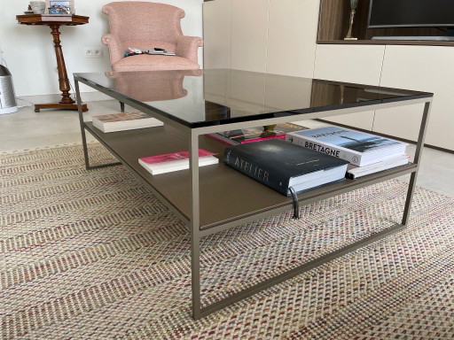 Marca Ligne Roset, Modelo 'Dita' – salontafels, Aluminium, Glass