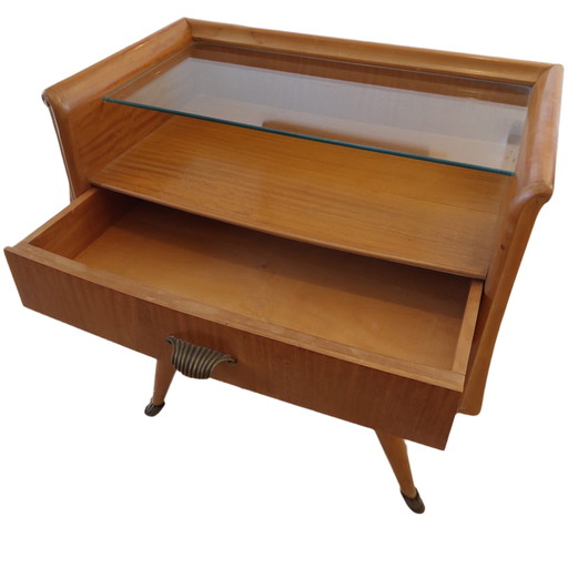 Par de mesitas de noche de mediados de siglo fabricadas por La Permanente.