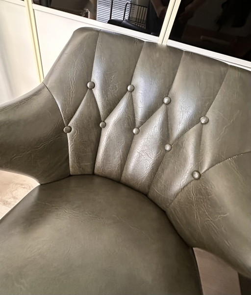Set of 2 Cocktail Chairs – Theo Ruth for Artifort – kuipstoelen, Skai (photo 2 of 11)