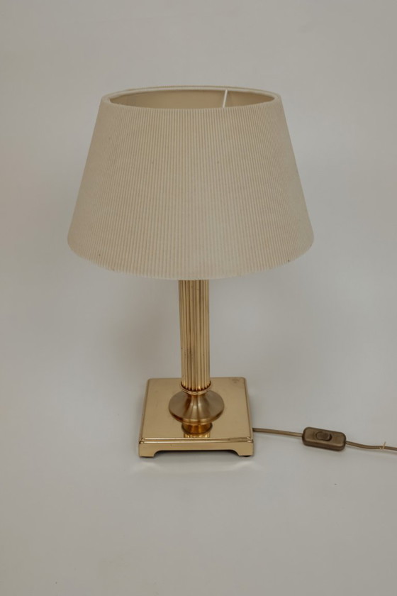 Image 1 of Messing vintage tafellamp met crèmekleurige plisse kap