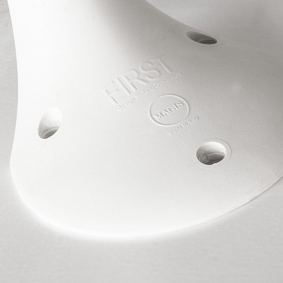 Table Model "First" Designed by Stefano Giovannoni for Magis. Italy, 2007 – Dining tables, Plastic (photo 3 of 11)