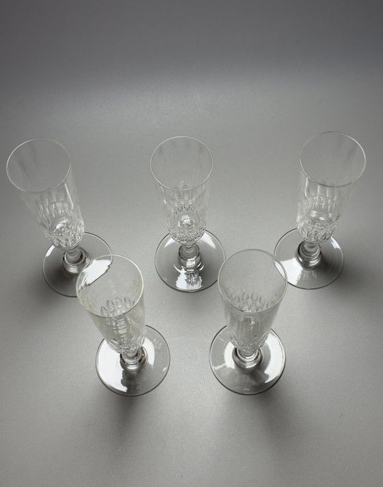Image 1 of Set van 5 Val Saint Lambert Théodora kristallen champagneflutes – Antiek handgeslepen kristal, gedocumenteerd in de catalogus va