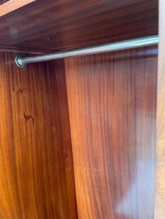 Image 1 of Restaurierter Kleiderschrank aus Nussbaumfurnier mit Art-Déco-Einfluss, 1960er Jahre