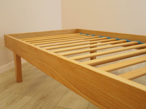 Image 1 of Essenhouten bed, Deens design, jaren 70, gemaakt in Denemarken.