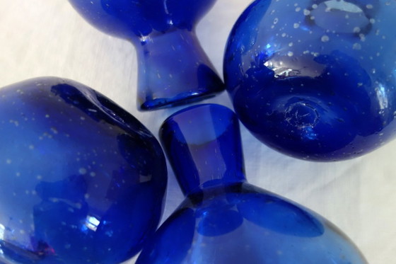 4 cobalt blue blown glass vases with bubbles, 60s/70s (photo 8 of 11)