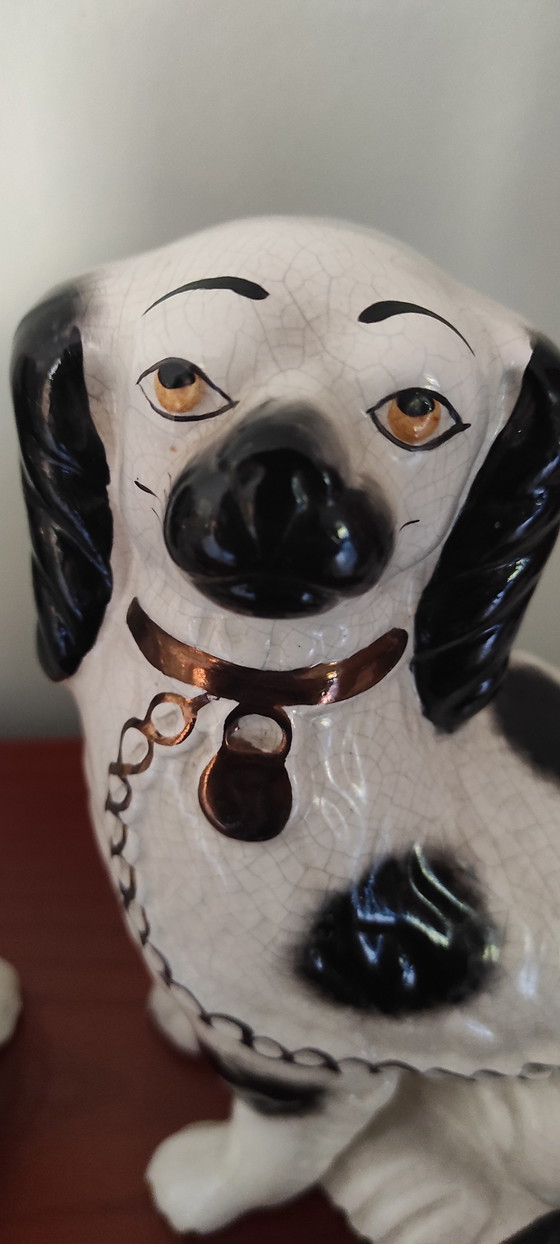 Image 1 of Chiens de cheminée style Staffordshire vintage (paire) – Céramique noire et blanche – 23 cm