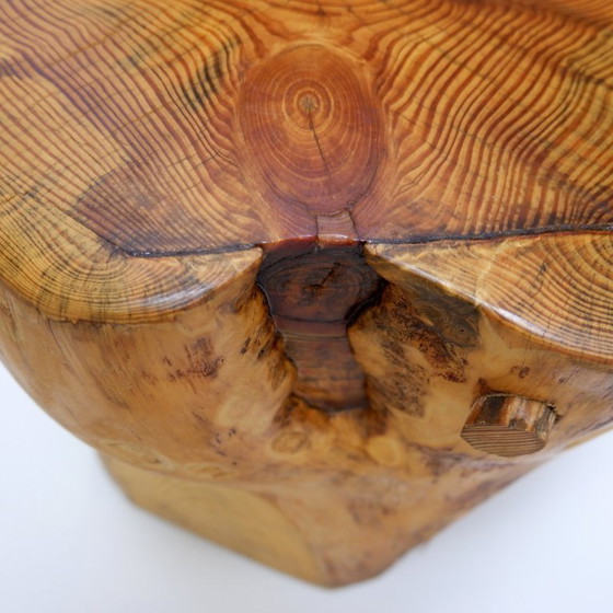 Image 1 of Sculpturale stoel in brutalistische stijl, gemaakt van massief eikenhout, geïnspireerd op wabi-sabi.