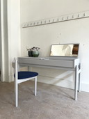 Kaptafel vintage du Danemark. Vous pouvez aussi comme entrée meubel gebruikt worden 