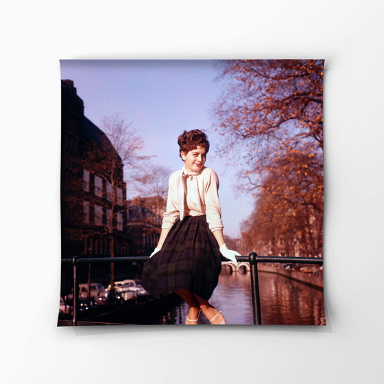 Image 1 of 1x  Ellen van Hemert op brugleuning, Amsterdam, 1959