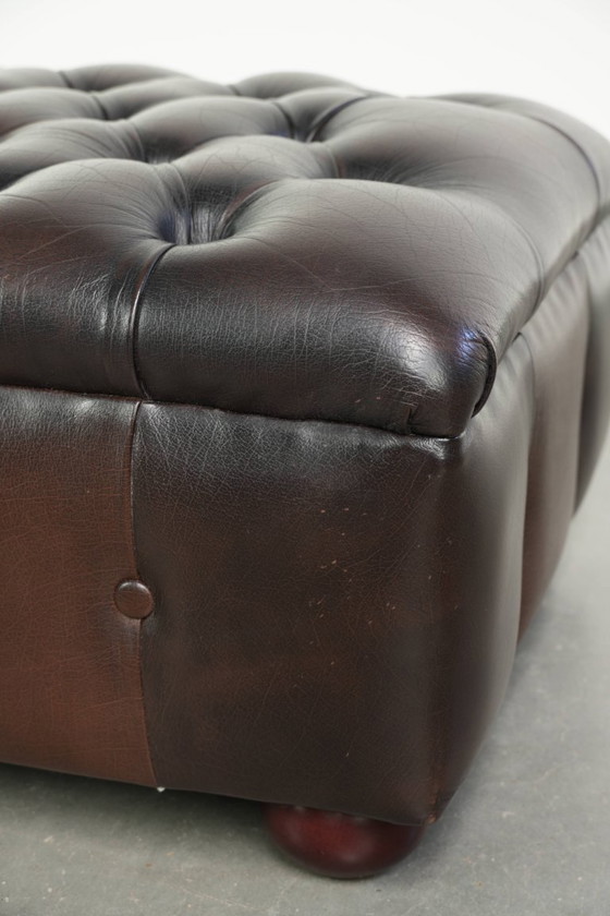 Mooie Rundleren Chesterfield Hocker Met Mooie Kleuren In Engelse Stijl – Hockers en poefs, Leather (photo 8 of 9)