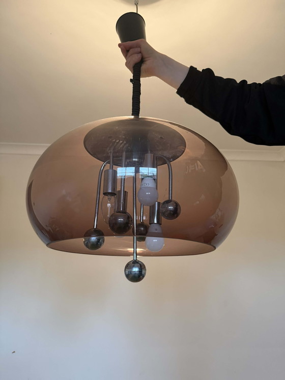 Image 1 of Suspension Sputnik italienne de style futuriste, années 1970, acrylique fumé et chrome, hauteur réglable