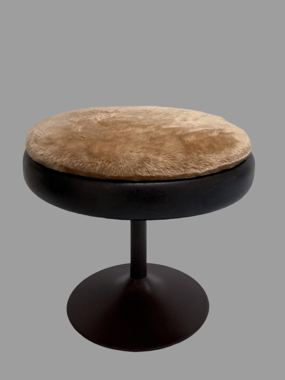 Image 1 of Taburete con base de trompeta de estilo era espacial de mediados de siglo en color marrón Teddy (años 70)