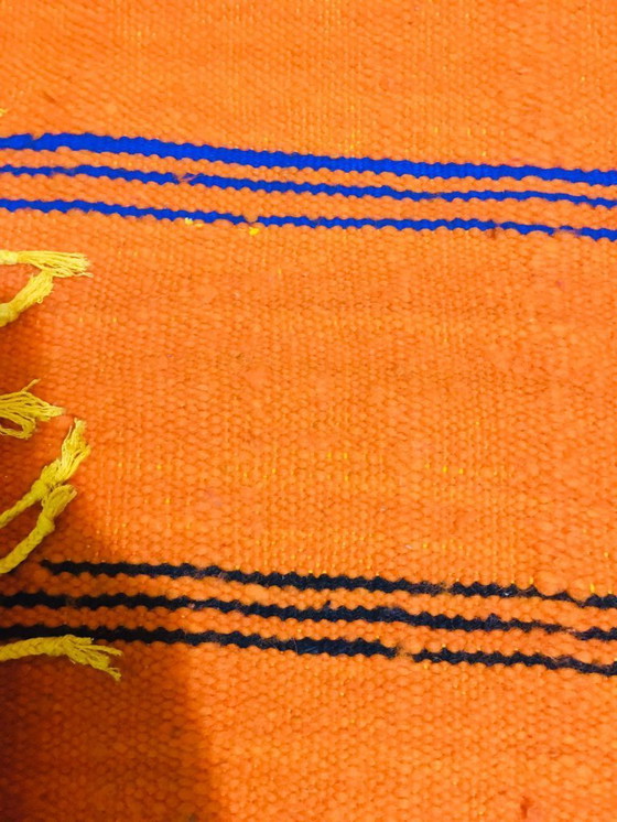 Image 1 of GROSSER ORANGEFARBENER TEPPICH 4X2,5M