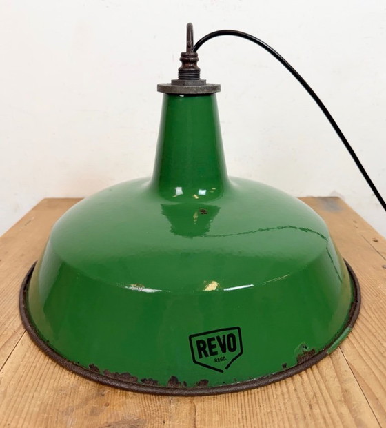 Image 1 of Industriële groene emaille hanglamp van Revo, jaren 1950.