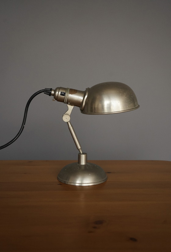 Image 1 of Vintage verstelbare industriële bureaulamp. 1930s