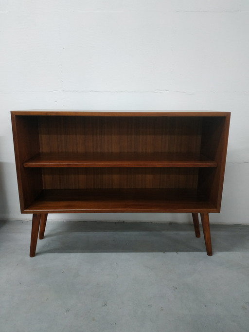 Mueble bajo de pared/librería sueca de los años 60 (estante central regulable)