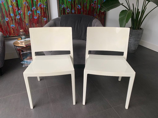 2 sillas Kartell Lizz, color blanco brillante