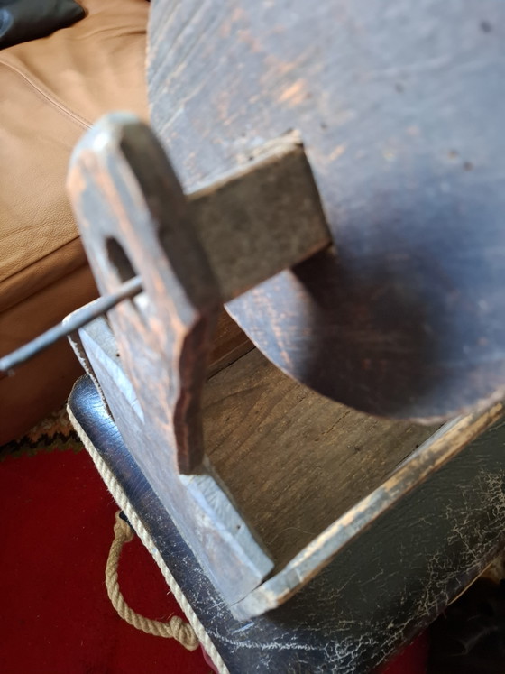 19thC Transylvanian Primitive Set: Antique Wooden Yarn Winder Box (Sucală) & Hand-Carved Bread Oven Peel (photo 10 of 15)