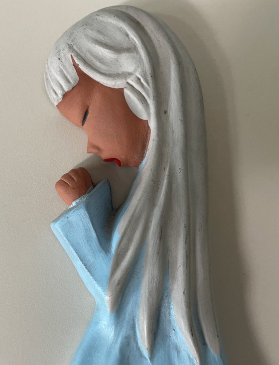 Image 1 of BJS Weesp - Decorazione murale in ceramica artistica dipinta a mano d'epoca raffigurante una ragazza che prega