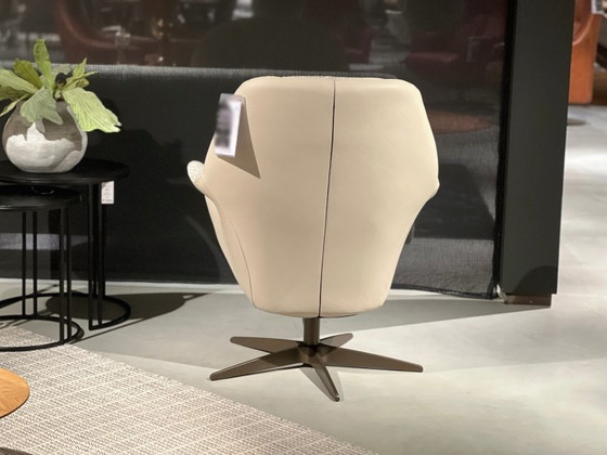 Image 1 of Basic 2122 armchair