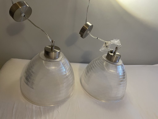 Bellissime lampade leggere dall'aspetto industriale