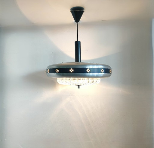 Vintage UFO-Pendelleuchte im Mid-Century-Space-Age-Stil / Aluminium & geschliffenes Glas (1960er/1970er (photo 2 of 27)