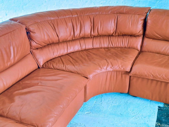 Grand ensemble de canapé d'angle modulaire italien en cuir cognac, années 1970 – Canapés modulables (photo 13 of 15)