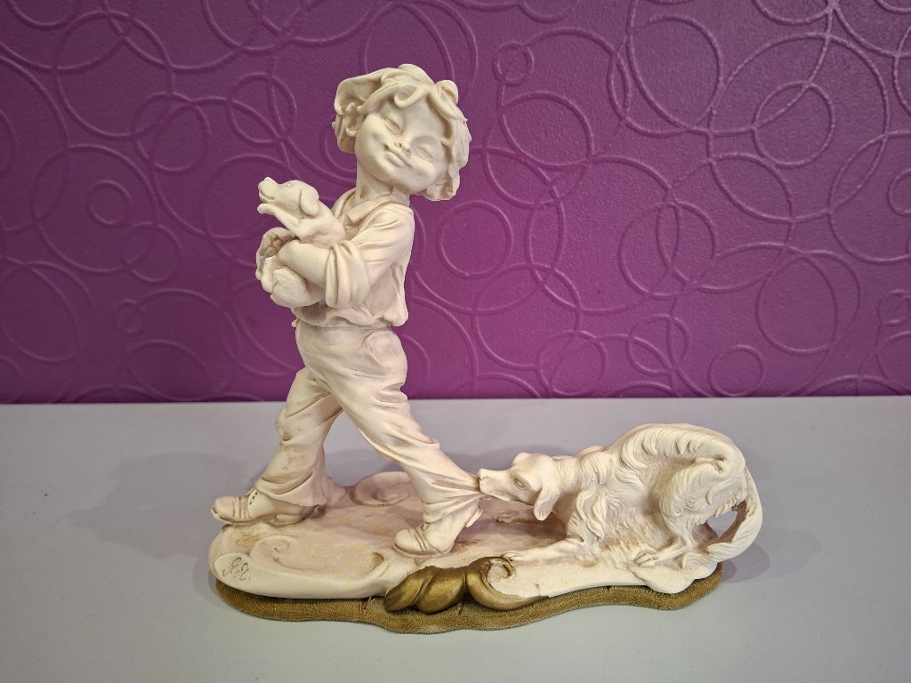 置物 g. Armani Giuseppe Armani DOG CHILDREN Giuseppe Armani Florence figurine boy with dogs | €45 | Whoppah