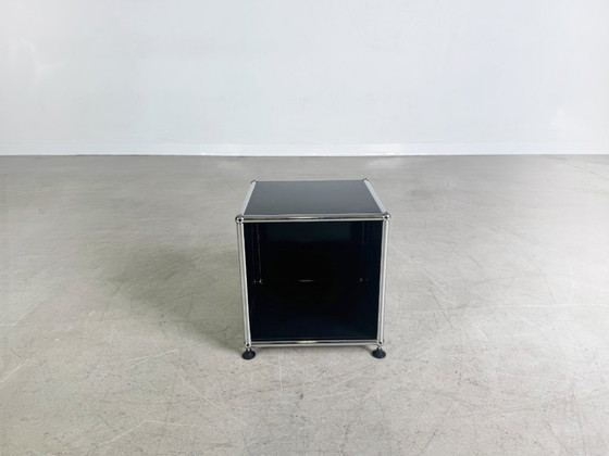 Image 1 of Tavolino originale USM Haller Tavolino da letto Tavolino in acciaio blu