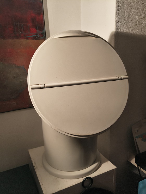 Image 1 of Cestino per rifiuti in plastica italiano in stile vintage, stile spaziale, di Roverdesign