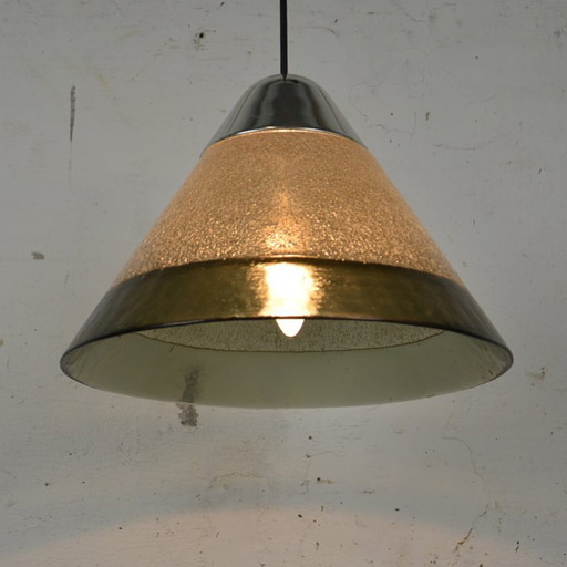 1 x cone pendant light