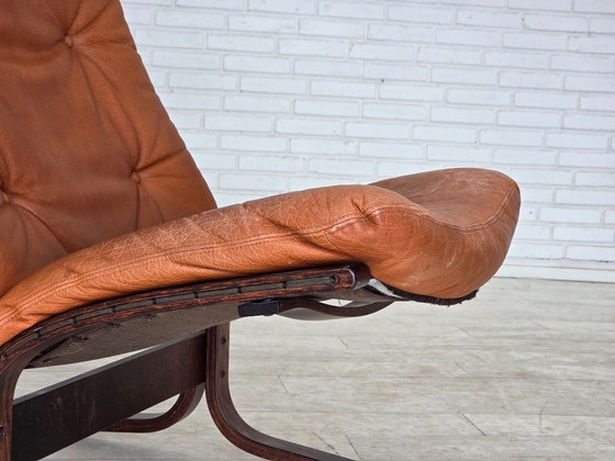 Image 1 of Années 1970, design norvégien d'Ingmar Relling, fauteuil lounge, modèle « Siesta ».