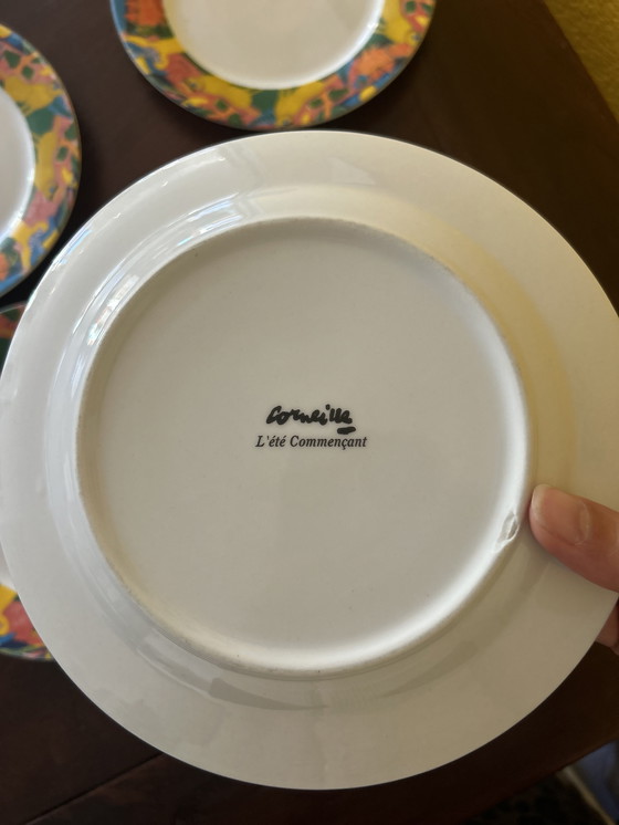 Image 1 of Corneille plates 4 large and 6 small l'ete commençant