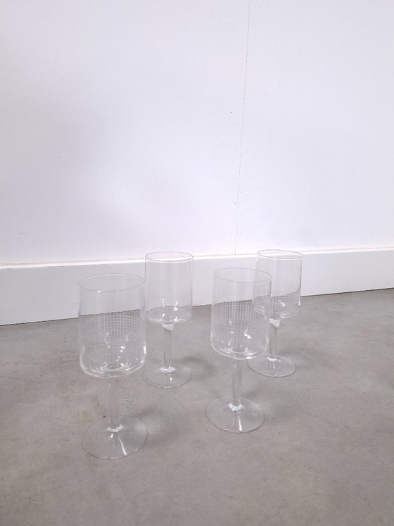 Image 1 of Set di bicchieri da vino con linee incise