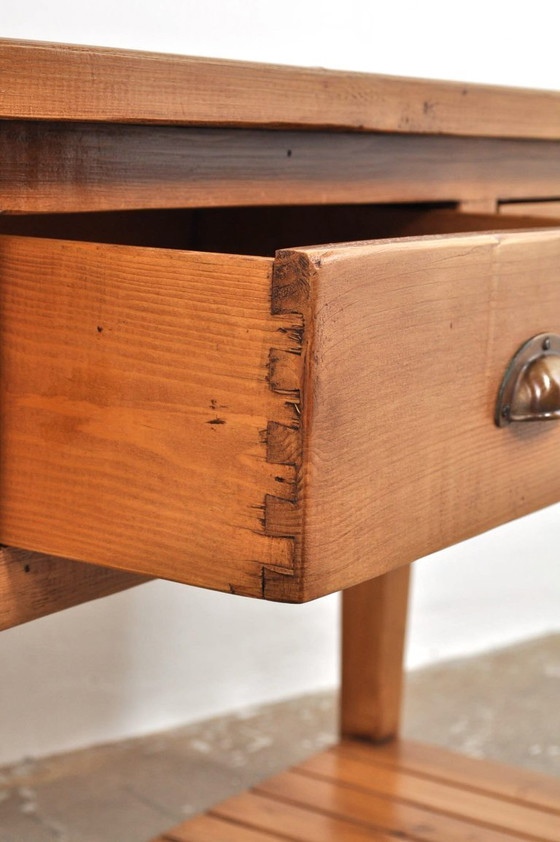 Image 1 of Table d'appoint vintage en pin, fabriquée à la main, années 1930