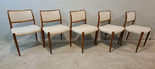 5 Vintage-Designerstühle. Niels O. Møller Danmark Modell 80