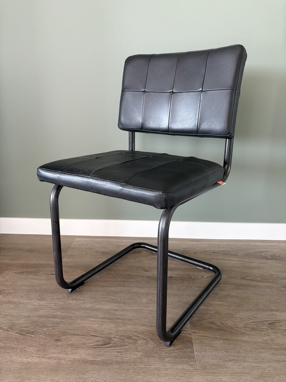 Image 1 of Fauteuil design Jess Nelson en cuir noir