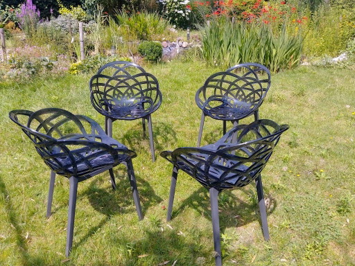 4 sillas Flora de Papatya para exteriores o interiores.