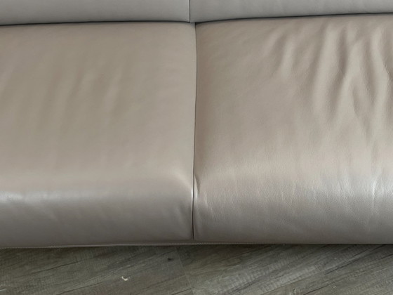 Leolux Bora Balanza - Taupe/Grey Leather | Axel Enthoven – Sofas, Metal (photo 12 of 14)