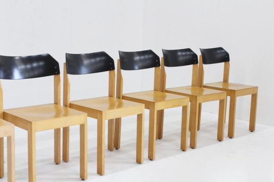 Vintage stackable dining chairs set of 5 – Wood (photo 3 of 8)